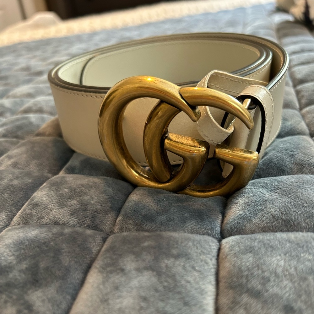 EUC Gucci Belt White size 95